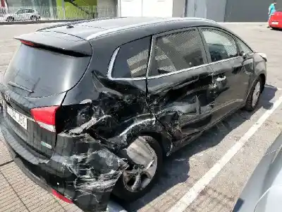 Veicolo di demolizione kia carens ( ) concept dell'anno 2014 alimentato d4fd