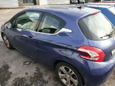 Veicolo di demolizione peugeot 208 allure dell'anno 2012 alimentato 9h05