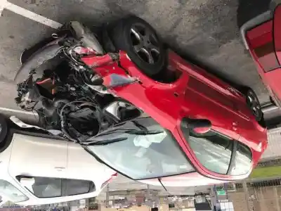 Véhicule à la ferraille peugeot                                            206 berlina                                                                                                                                                                                                                                                xr                                                                                                                                                                                                                                                         de l'année 2000 alimenté wjz