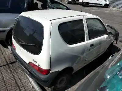 Veículo de Sucata fiat seicento (187) vintage do ano 2005 alimentado 187a1000