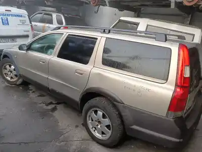 Здавання транспортного засобу volvo xc70 d5 awd kinetic року 2000 потужний d5244t