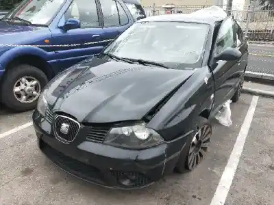 Vehículo de desguace SEAT IBIZA (6L1) Hit del año 2007 con motor AXR