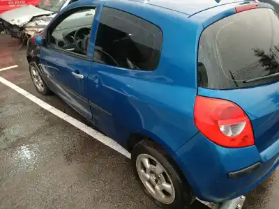 Veicolo di demolizione renault clio iii 1.5 dci diesel dell'anno 2005 alimentato 