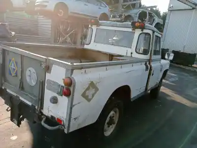Veículo de Sucata land rover santana 109 2.3 45kw do ano 1979 alimentado 