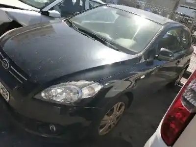 Veículo de Sucata KIA PRO_CEE´D Drive do ano 2010 alimentado D4FB-W