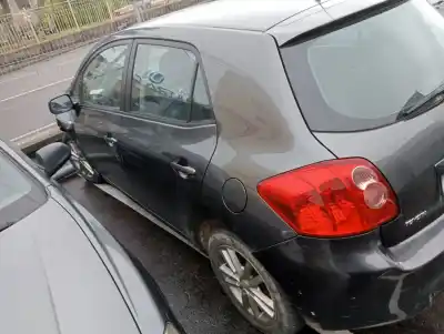 Vehicul casat toyota auris básico al anului 2007 alimentat 1nd