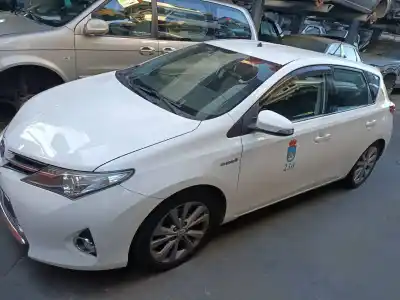 Scrapping Vehicle TOYOTA AURIS 1.8 16V (Híbrido) of the year 2012 powered 2ZR