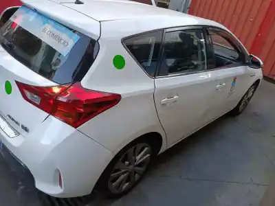 Veicolo di demolizione toyota auris 1.8 16v (híbrido) dell'anno 2012 alimentato 2zr