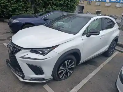 Vehículo de desguace LEXUS NX 300h 4WD del año 2020 con motor 2AR