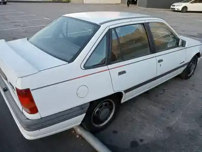 Sloopvoertuig opel kadett e gl berlina van het jaar 1984 aangedreven 16sv