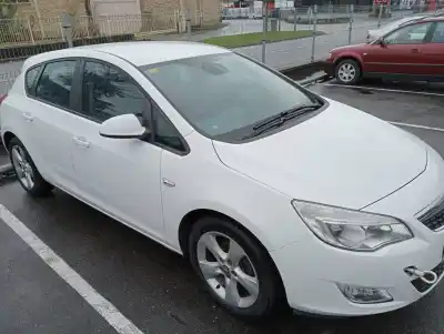 opel astra j lim. del año 2011