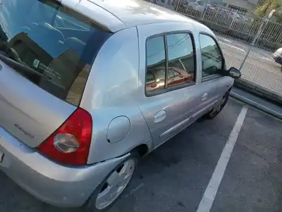 Здавання транспортного засобу renault clio ii fase ii (b/cb0) campus року 2001 потужний k9k 17