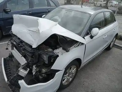 Veículo de Sucata audi a1 sportback (8xa) ambition do ano 2010 alimentado cbz