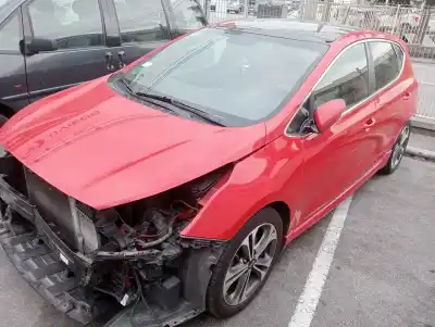 Veículo de Sucata kia cee´d drive do ano 2015 alimentado d4fb