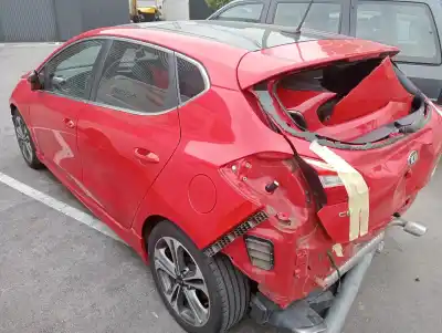 Veículo de Sucata kia cee´d drive do ano 2015 alimentado d4fb