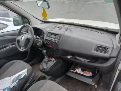 Veículo de Sucata fiat doblo active do ano 2010 alimentado 199a3000