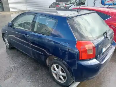 Veículo de Sucata toyota corolla (e12) 2.0 d-4d linea luna berlina do ano 2002 alimentado 1cdftv