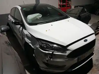 Veicolo di demolizione ford focus turn. (cb8) st line tdci dell'anno 2014 alimentato xwdc