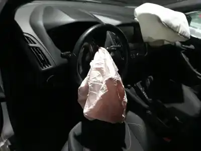 Veicolo di demolizione ford focus turn. (cb8) st line tdci dell'anno 2014 alimentato xwdc