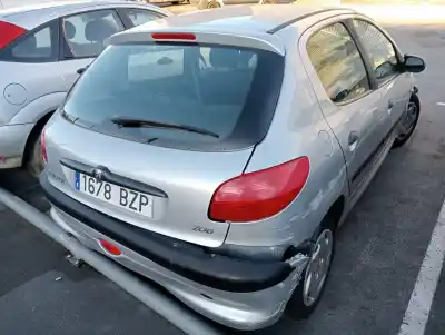 Sloopvoertuig peugeot                                            206 berlina                                                                                                                                                                                                                                                x-line                                                                                                                                                                                                                                                     van het jaar 2002 aangedreven kfw