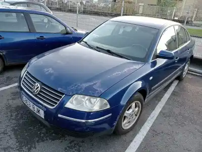 Vehículo de desguace VOLKSWAGEN PASSAT BERLINA (3B3) Executive del año 2001 con motor AVB