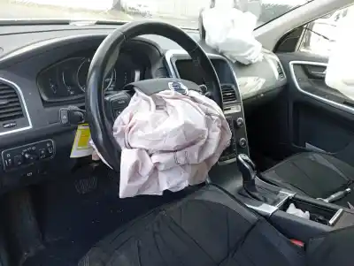 Veicolo di demolizione volvo xc60 kinetic 2wd dell'anno 2015 alimentato d4204t4