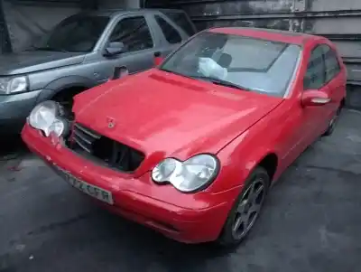 Sloopvoertuig mercedes-benz clase c (w203) berlina 220 cdi (203.006) van het jaar 2000 aangedreven 611962