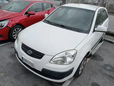 Veículo de Sucata KIA RIO 1.5 CRDi EX2 do ano 2005 alimentado D4FA