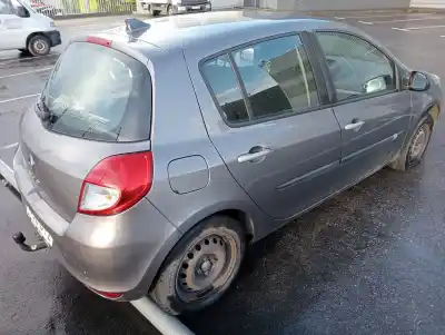 Veículo de Sucata renault clio iii confort dynamique do ano 2005 alimentado k9k m7