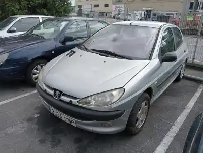 Veículo de Sucata peugeot                                            206 berlina                                                                                                                                                                                                                                                e-music                                                                                                                                                                                                                                                    do ano 2004 alimentado 8hx