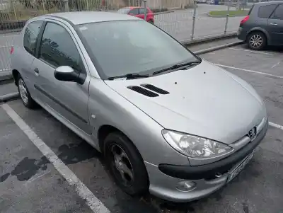 Sloopvoertuig peugeot                                            206 berlina                                                                                                                                                                                                                                                xs-line                                                                                                                                                                                                                                                    van het jaar 2001 aangedreven kfw