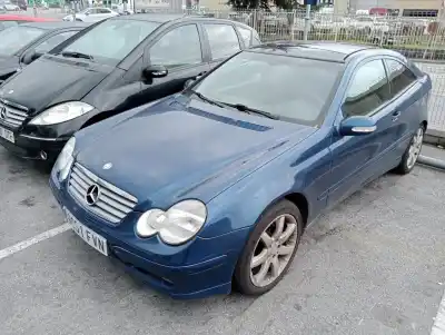 Verschrottungsfahrzeug mercedes-benz clase c (w203) sportcoupe * des jahres 2001 angetrieben 111955