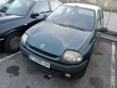 Veicolo di demolizione RENAULT CLIO II FASE I (B/CBO)  dell'anno 2000 alimentato F9Q H7