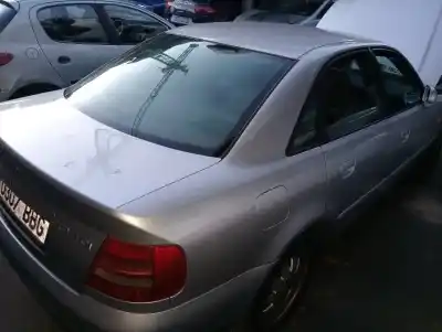 Vehicul casat audi a4 berlina (b5) a4 b5 al anului 1999 alimentat ajm