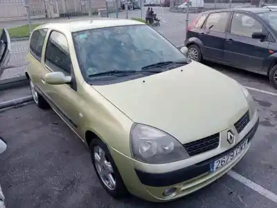 Утилизация автомобиля RENAULT CLIO II FASE II (B/CB0) года 2003 питание D4F B7