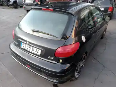 Veículo de Sucata peugeot 206 fastback (2a/c) 2.0 s16 do ano 2001 alimentado rfn