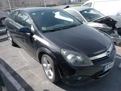 Scrapping Vehicle OPEL ASTRA H GTC (A04) 1.9 CDTI (L08) of the year 2006 powered Z 19 DT