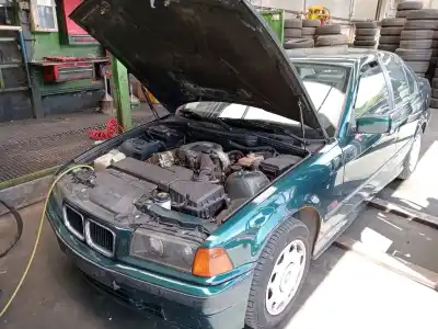 Scrapping Vehicle bmw 3 (e36) 318 is of the year 1996 powered 19-4s-1