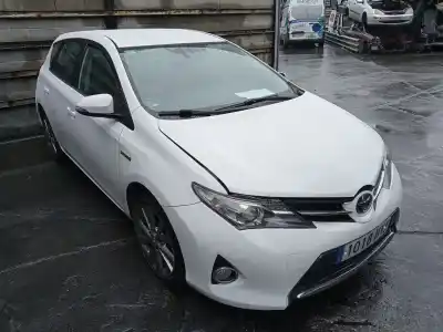 Veículo de Sucata toyota auris (_e18_) 1.3 (nre180_) do ano 2014 alimentado 2zr