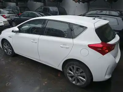 Veículo de Sucata toyota auris (_e18_) 1.3 (nre180_) do ano 2014 alimentado 2zr