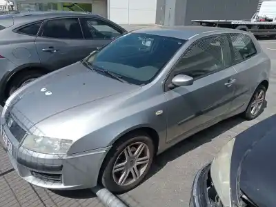 Scrapping Vehicle fiat stilo (192_) 1.9 jtd (192_xe1a) of the year 2005 powered 192 a1.000,192 b4.000,937 a7.000