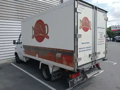 Veicolo di demolizione MERCEDES-BENZ SPRINTER 4-T CAJA/CHASIS (B904)  dell'anno 2002 alimentato OM 611.981
