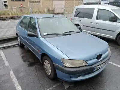 Veicolo di demolizione PEUGEOT 306 FASTBACK (7A, 7C, N3, N5)  dell'anno 1998 alimentato DJY