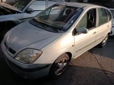 Veículo de Sucata RENAULT SCÉNIC I MONOSPACE (JA0/1_, FA0_)  do ano 2002 alimentado F9Q Q7