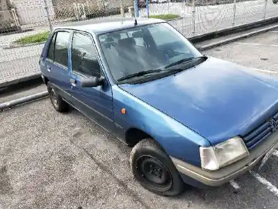 Vehicul casat PEUGEOT 205 BERLINA  al anului 1997 alimentat A9A
