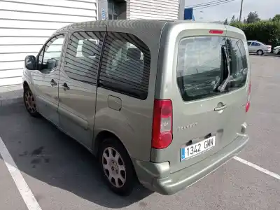 Veículo de Sucata PEUGEOT PARTNER TEPEE 1.6 HDI do ano 2009 alimentado 9HZ