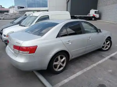 Veicolo di demolizione HYUNDAI SONATA V (NF) 2.0 CRDI dell'anno 2007 alimentato D4EA