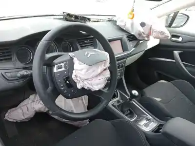 Veículo de Sucata citroen c5 iii (rd_) 2.0 hdi 140 do ano 2010 alimentado rhh