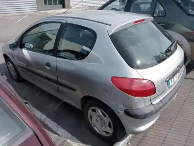 Scrapping Vehicle PEUGEOT 206 FASTBACK (2A/C)  of the year 2000 powered WJZ