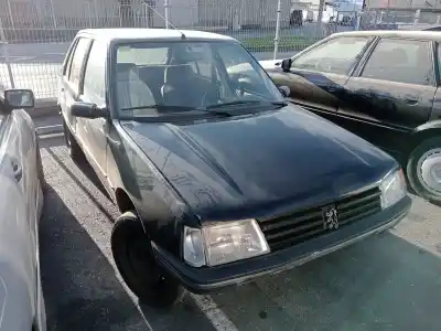 Veicolo di demolizione peugeot 205 ii (20a/c) 1.7 diesel dell'anno 1990 alimentato 161a